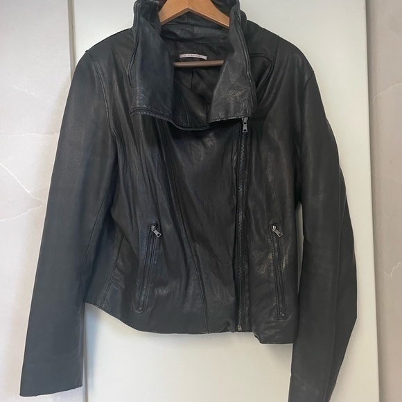 100% Real Leather Elie Tahari Biker Jacket Size Medium - Picture 1 of 9